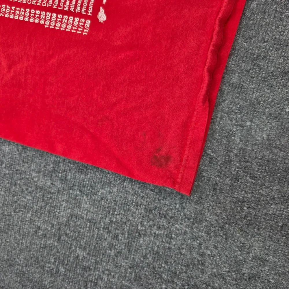 Vintage Dale Jr 8 Budweiser NASCAR Racing T Shirt Mens Medium Red 2005 Schedule‎